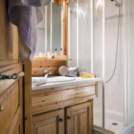 Sleeps 8 Pool Wifi Apartment Aime