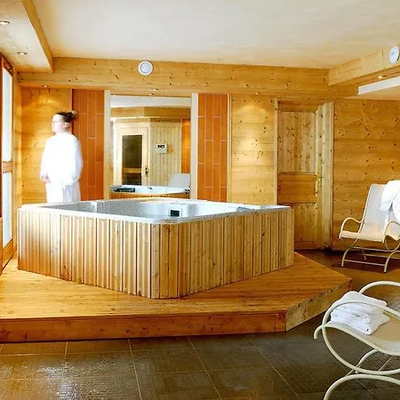 Sleeps 8 Pool Wifi Apartment Aime